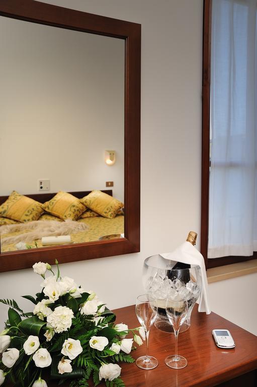 Hotel Bel Sit Senigallia Extérieur photo