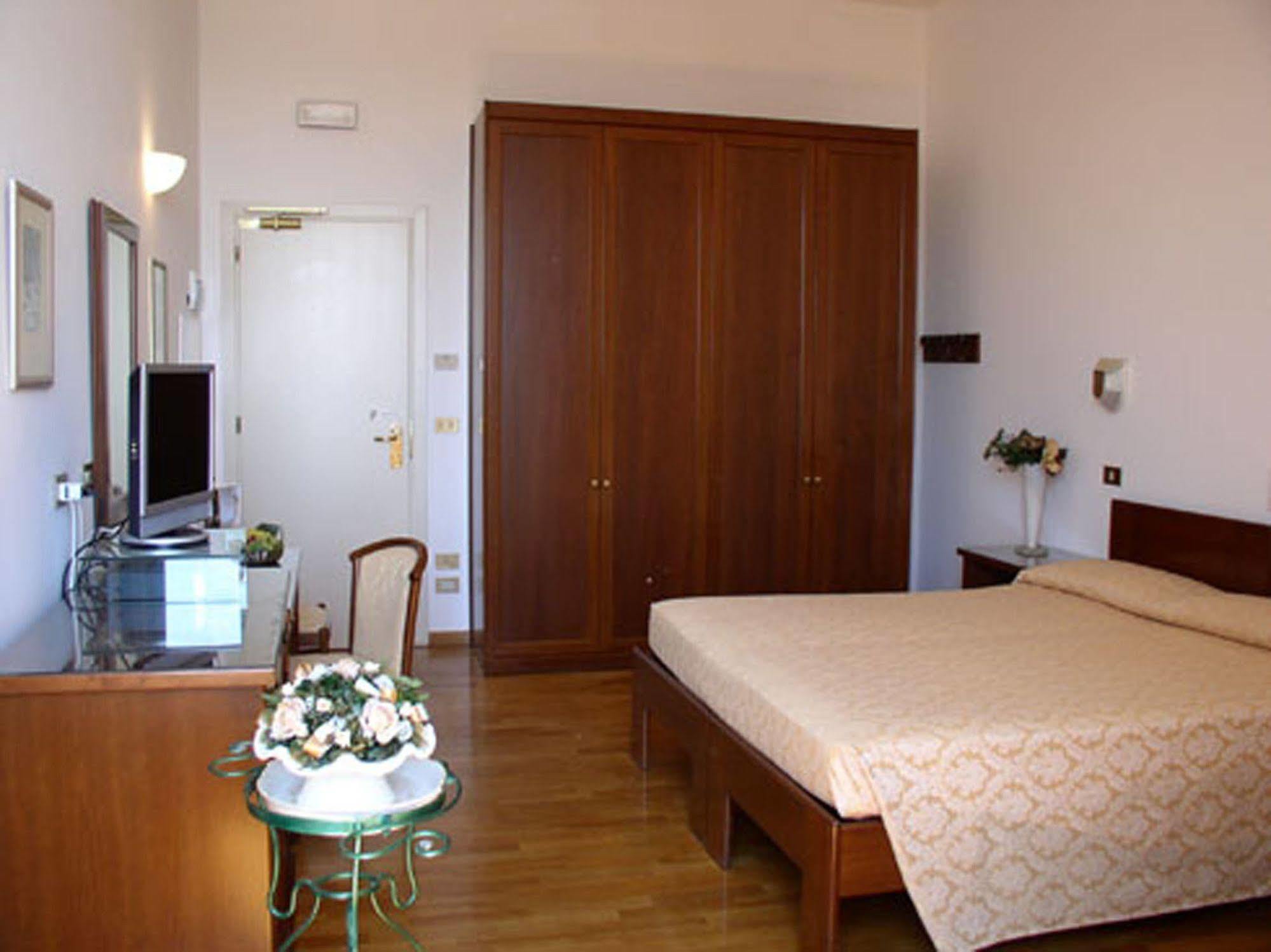 Hotel Bel Sit Senigallia Extérieur photo